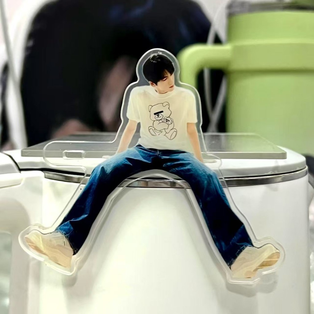 Zhang Linghe ยาวแขนขาท่านั่งยืนการ์ดโฮมเมด Star สินค้าตารางอุปกรณ์ต่อพ่วงอะคริลิคลูกตุ้ม Su#张凌赫大长腿坐姿