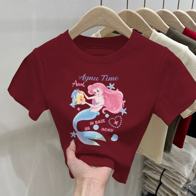 【จัดส่งตลอด 24 ชั่วโมง】 เสื้อยืดเอวลอยผู้หญิง💙 คอกลม แฟชั่นเกาหลี baby tee เซ็กซี่ ลายการ์ตูนเงือกสาว แมตช์ง่าย YG1815 - รูปที่ 2