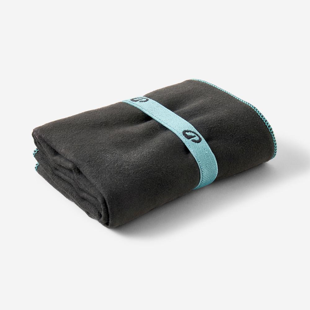 Decathlon Ultra Compact Microfibre Towel ผ้าขนหนูไมโครไฟเบอร์รุ่นกะทัดรัดเป็นพิเศษ ขนาด M 60 X 80 เซนติเมตร - Black - รูปที่ 2