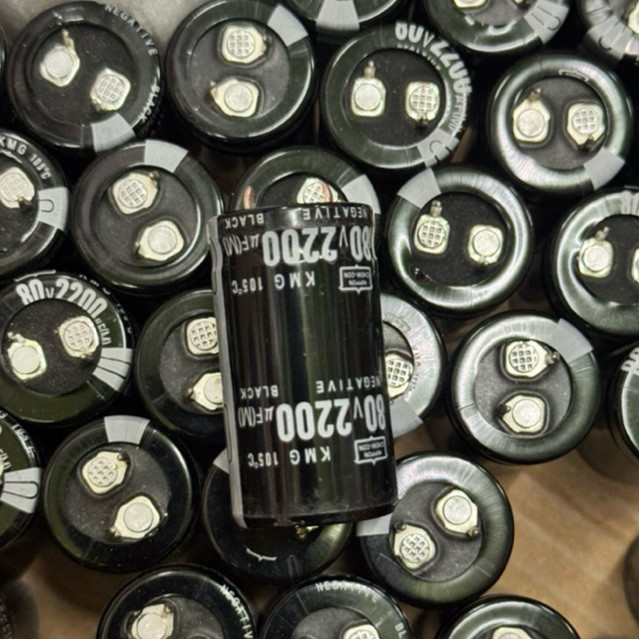 ร้านไทย capacior 2200uf 80v  ตัวเก็บประจุ ของใหม่ คาปาซิเตอร์ ขาเขี้ยว ของใหม่