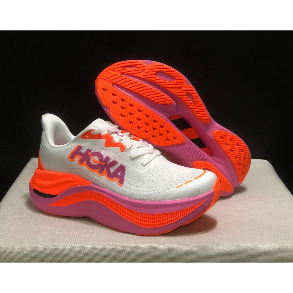 Hoka One Skyward X รองเท้าวิ่งทนทานและสบาย