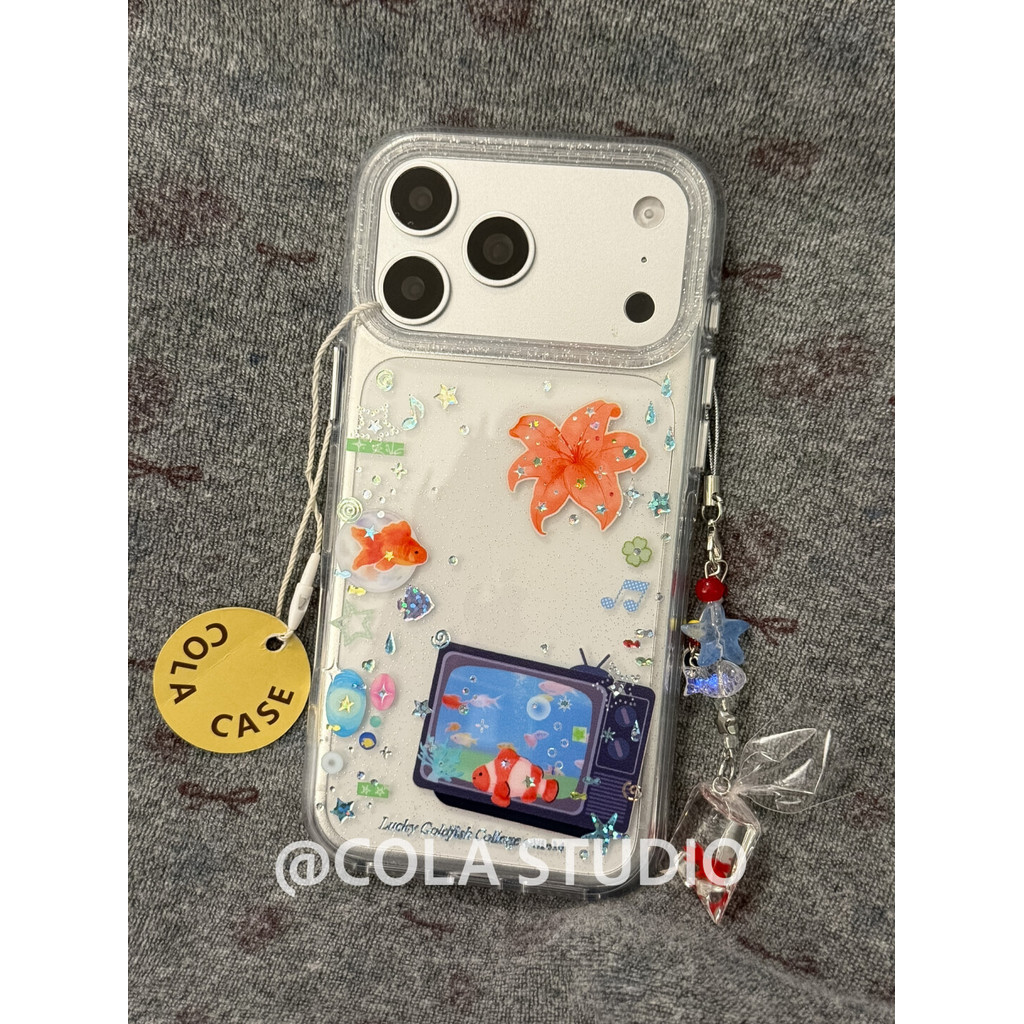 น่ารัก Double Layer Golden Glitter Aquarium TV รูปแบบรอบขอบกันกระแทกป้องกันกล้องสําหรับ iPhone 17 Pro Max 16 Pro 15 14 Pro