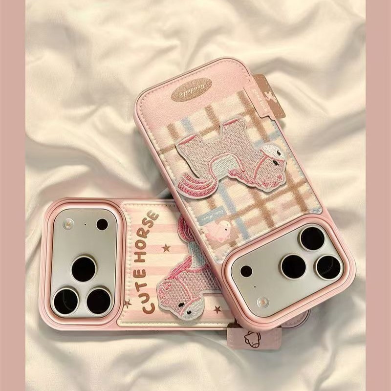 สีชมพูม้าเย็บปักถักร้อยกันกระแทกป้องกันการหล่นเคสโทรศัพท์ที่มีแท็กขนาดเล็กฟองป้องกันสําหรับiPhone 17 Pro Max 12 13 14 15 16 Plus 16Pro 17Pro Air 15Promax 15Plus 12Pro 13Promax