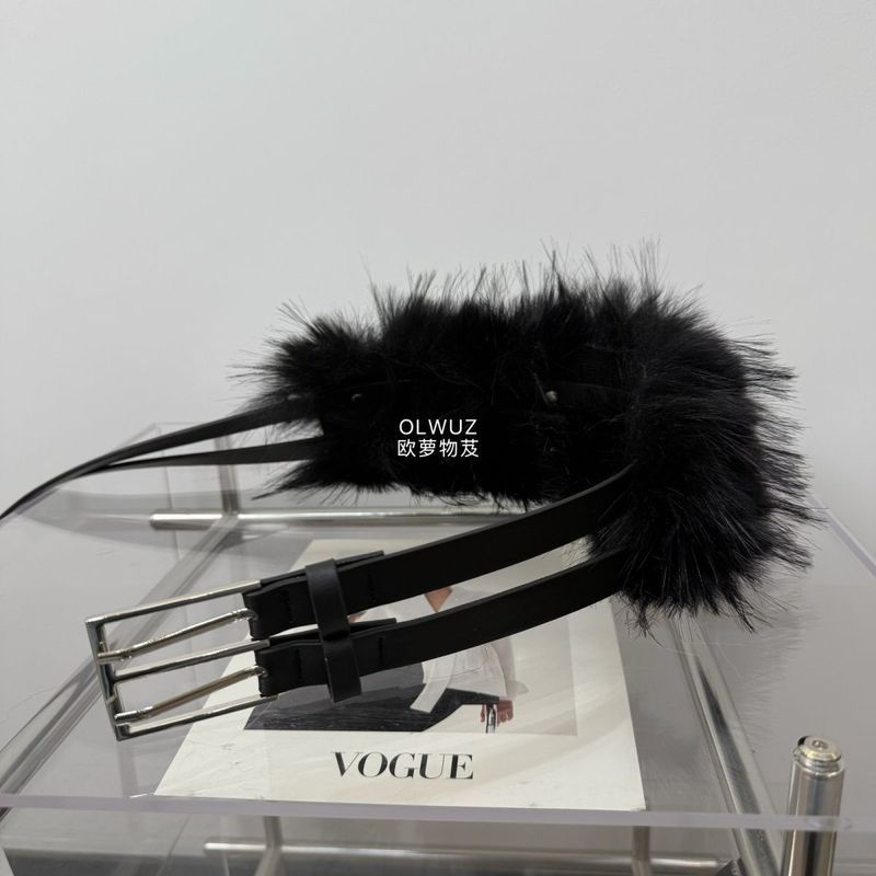 Y2k设计感分体式双排扣毛毛皮草辣妹腰带女小众个皮带配装饰潮1.29Y2K Design Sense Two-Piece Double-Breasted Fur Belt for Women, Nic