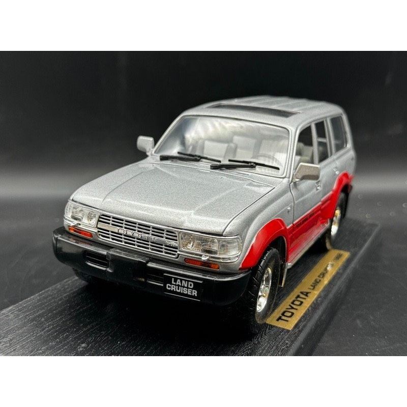 Road Toyota Land Cruiser Land Cruiser LC80 1/18 Color As Pictured Original Package