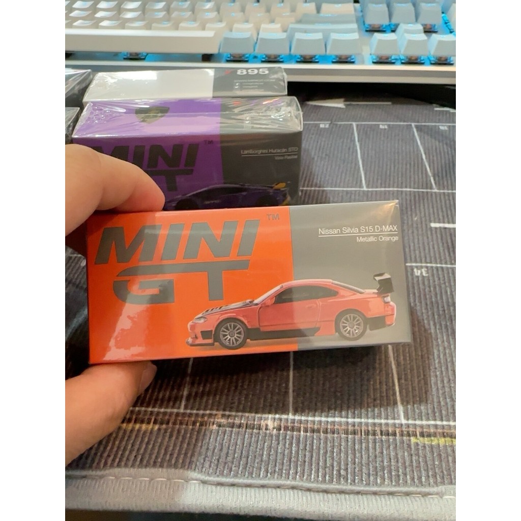 Mini GT 581 Nissan+Nissan+Silvia+S15+D-MAX++ Metallic+ใหม่เอี่ยมยังไม่ได้เปิด+ไม่มีข้อบกพร่องจากโรงง