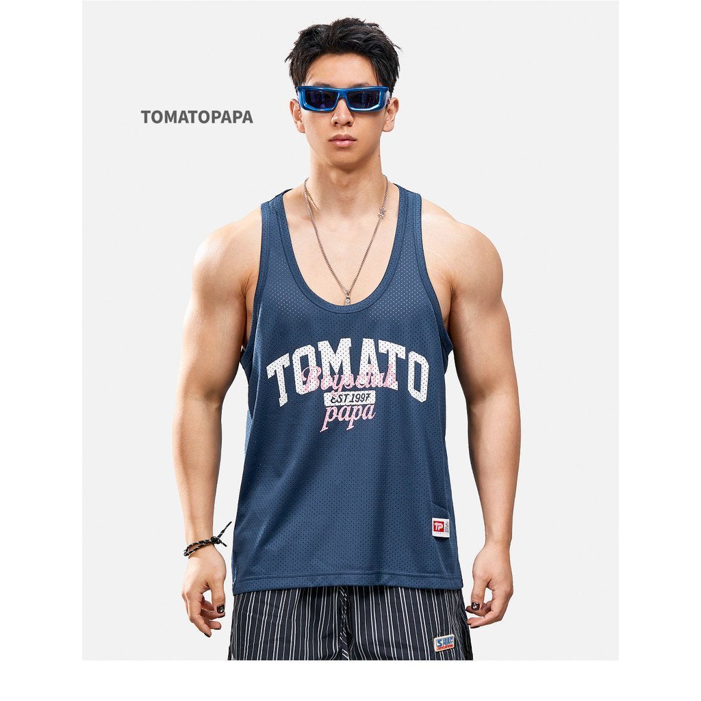 เสื้อกั๊กสำหรับผู้ชายแบบอเมริกัน พิมพ์ลายจดหมาย ออกแบบมาเพื่อการกีฬาและออกกำลังกาย มีตาข่ายระบายอากาศที่ให้ความเย็นและความสะดวกสบาย