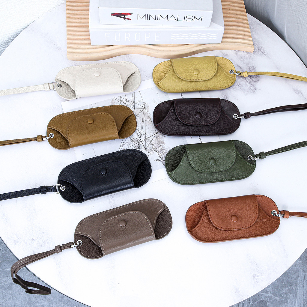 ของแท้! กระเป๋าใส่แว่นตาหนังแท้ มีเชือกล๊อกแม่เหล็กและเชือกแขวนคอ พกพาสะดวก เหมาะสำหรับแว่นตาทุกประเภท