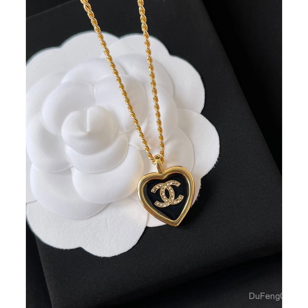 สร้อยคอหัวใจ Chanel แบบใหม่ พีชสีดำ 25b
