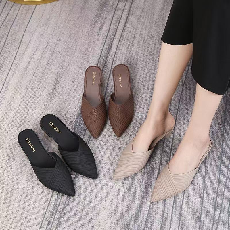 รองเท้าแตะหัวแหลม,รองเท้าแตะส้นเตี้ยลําลองกันลื่น,รองเท้าฤดูร้อนย้อนยุคผู้หญิงใส่เที่ยวสวยๆเมีให้เลืก 3 สีพร้อมส่ง BB035