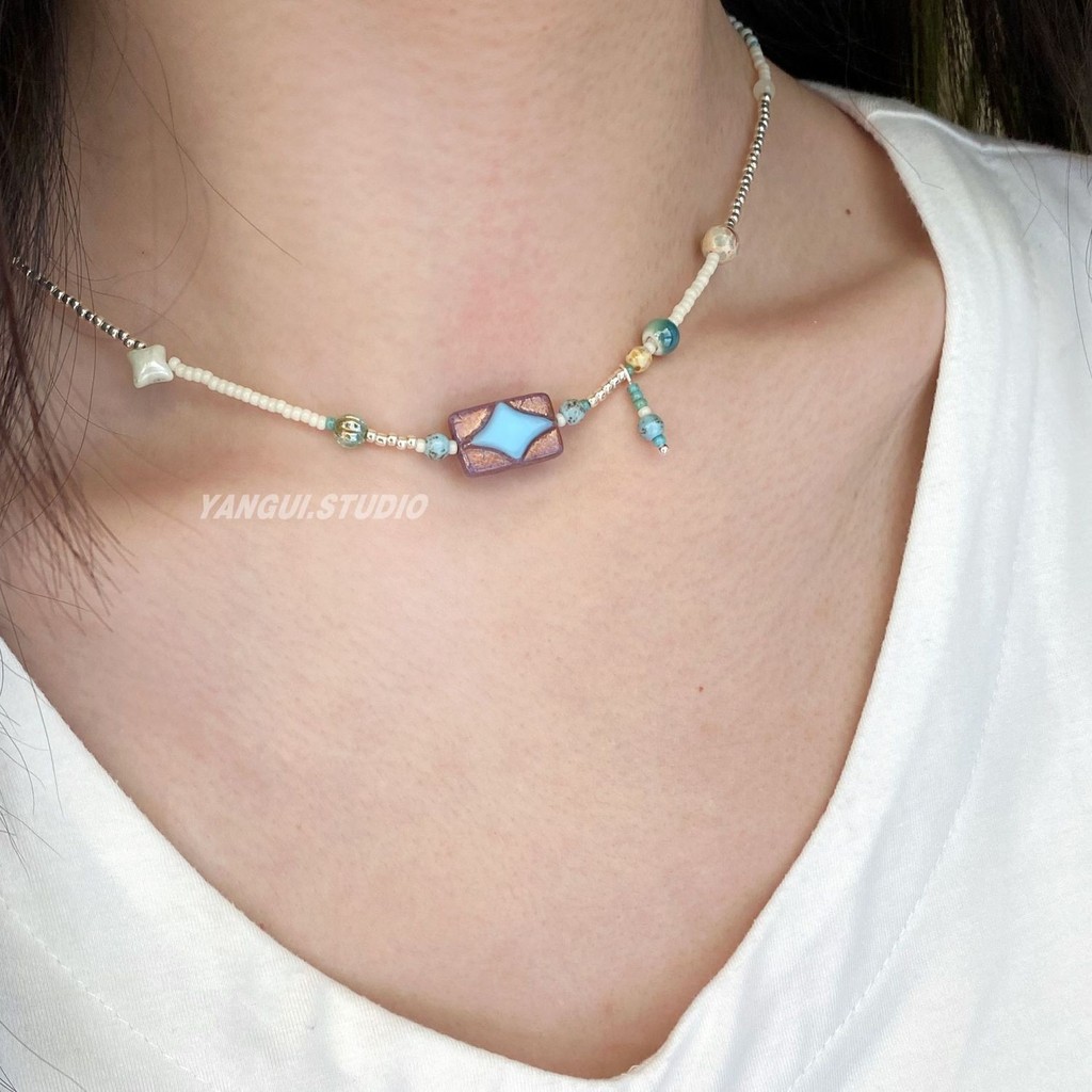 สร้อยคอมุขคล้องใจดีไซน์เฉพาะตัวแบบจีน VERB Original ใหม่ ประดับด้วยลูกปัดลายอักษรเช็ก