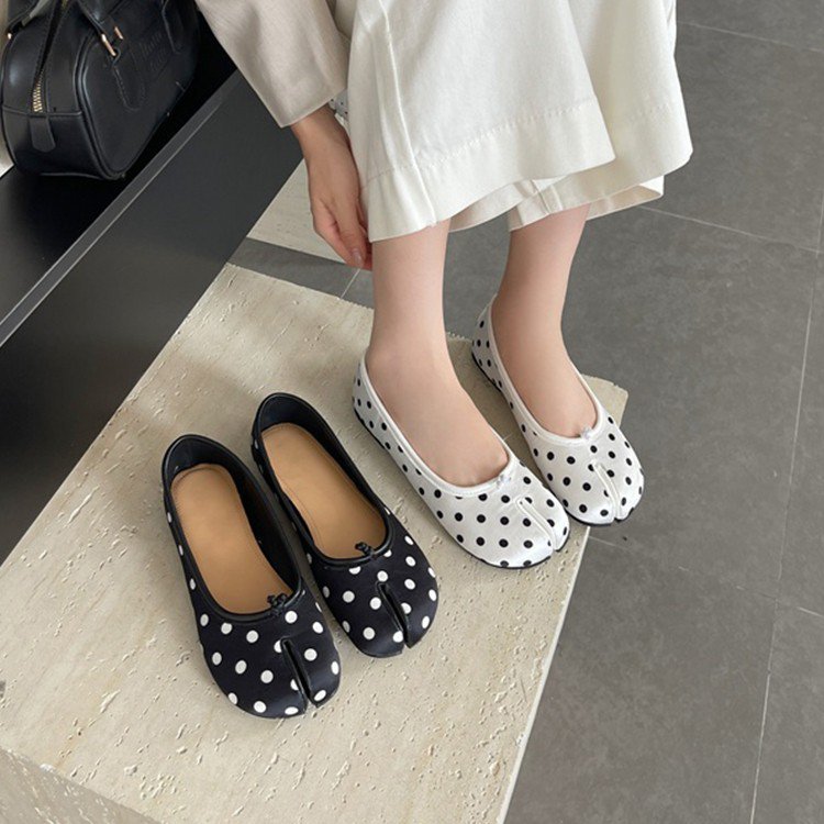 Polka Dot แยก Toe Mary Jane Tabi รองเท้าเกือกม้าหมูฟุต Hoof Kasut Wanita