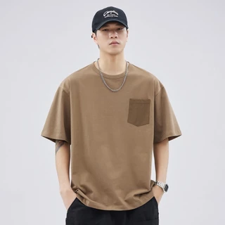 Chaistyle แขนสั้นผู้ชาย สไตล์ญี่ปุ่น เสื้อยืดแขนสั้น คอกลม มีกระเป๋า แฟชั่นเรียบง่าย สีตัดกัน ง่ายต่อการแมทช์ สีดำ สีขาว