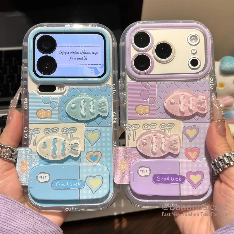 การ์ตูนน่ารักคริสตัล Fish + ขาตั้งสําหรับ iPhone 16 15 14 13 12 11 Pro Max X Xr Xs Max 7 8 Plus SE2020