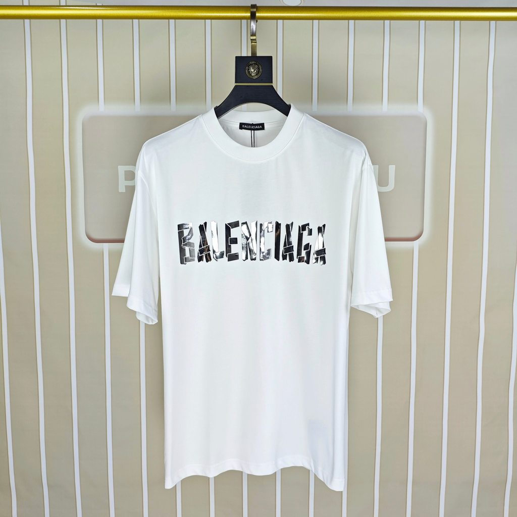 BALENCIAGA/BALENCIAGA คลาสสิกรอบคอแขนสั้นเสื้อยืดผู้ชายผู้หญิงสไตล์ Bottoming เสื้อฤดูใบไม้ผลิแฟชั่น