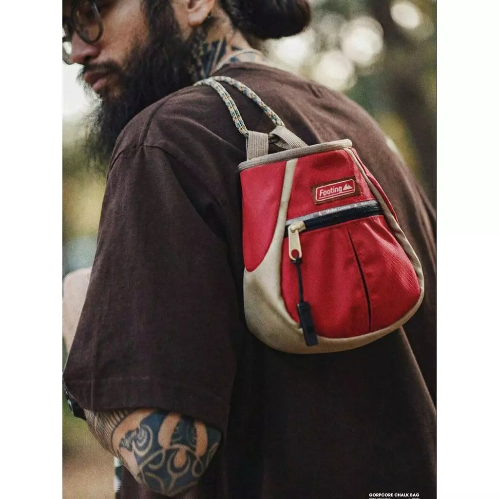 Retro Men American Mountain Style Chalk Bag Outdoor Crossbody Bag Red Portable Open Top Storage Bag