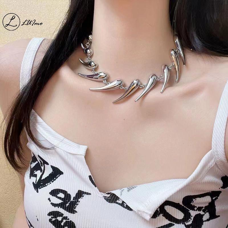 LUImo Punk Thorn Rivet Choker โลหะแบบ Gothic Hip-Hop สร้อยคอมัลติเลเยอร์สำหรับทั้งผู้ชายและผู้หญิง