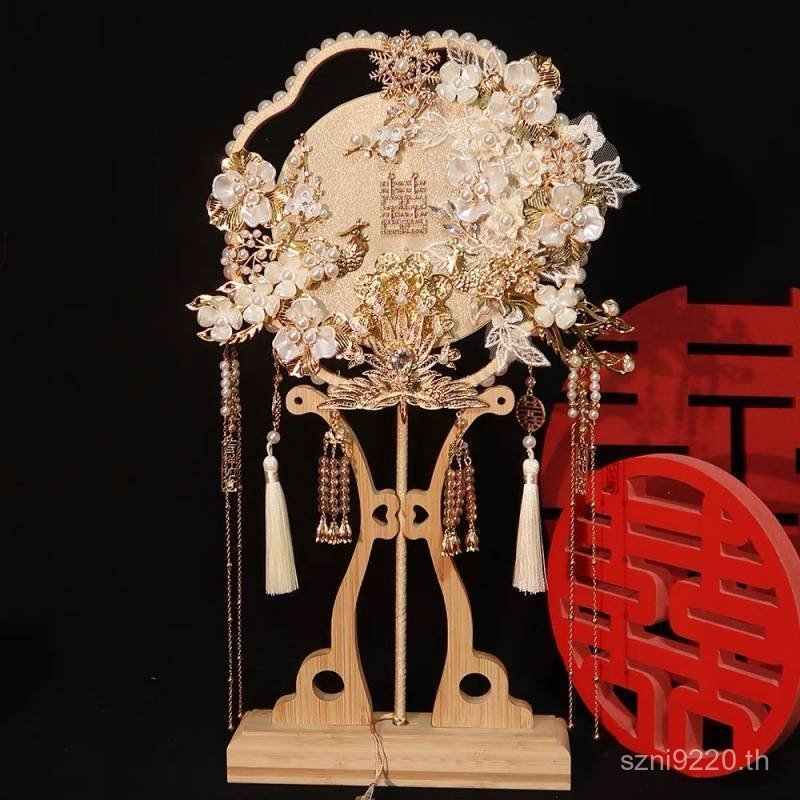 สไตล์จีนผลิตภัณฑ์สําเร็จรูปแสดงชิ้นเดียวแต่งงานเจ้าสาวเขาเจ้าสาววัสดุกลุ่มระดับไฮเอนด์พัดลมเสื้อผ้าพ