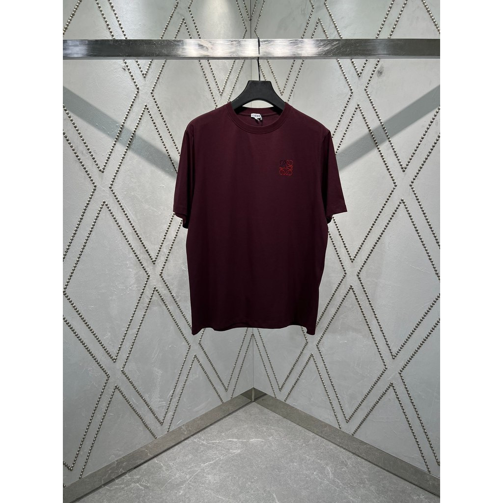 Loewe เสื้อยืดแขนสั้นสไตล์ใหม่ ออกแบบโดย Loewe เสื้อสวมหัวหลวมขนาดใหญ่ เหมาะสำหรับทั้งผู้ชายและผู้หญ