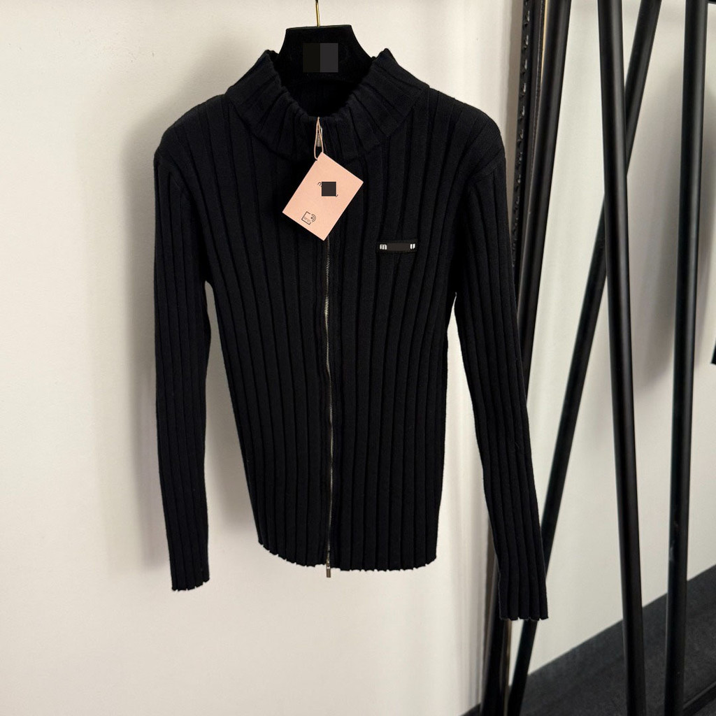 ZNW7 MIU*MM Elegant, slim-fitting, warm, and slimming women's cardigan with letter logo, double zipp