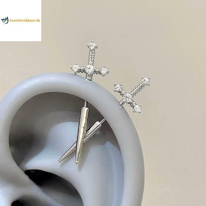 Tweetwehhno ดาบรูป Rhinestone Cross ต่างหูสําหรับผู้หญิงผู้ชาย Punk Zircon ลอย Helix เจาะหูกระดูกอ่อนเครื่องประดับคู่ของขวัญ TH