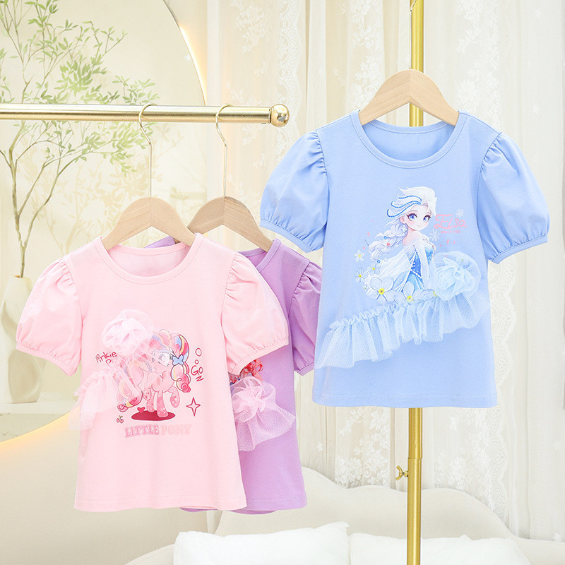 2025 ฤดูร้อนสไตล์ใหม่สาวอะนิเมะแขนสั้นเสื้อยืดแฟชั่นการ์ตูนด้านบนเด็กทุกการแข่งขันสไตล์ตะวันตกสวมใส่ด้านนอกบางสไตล์