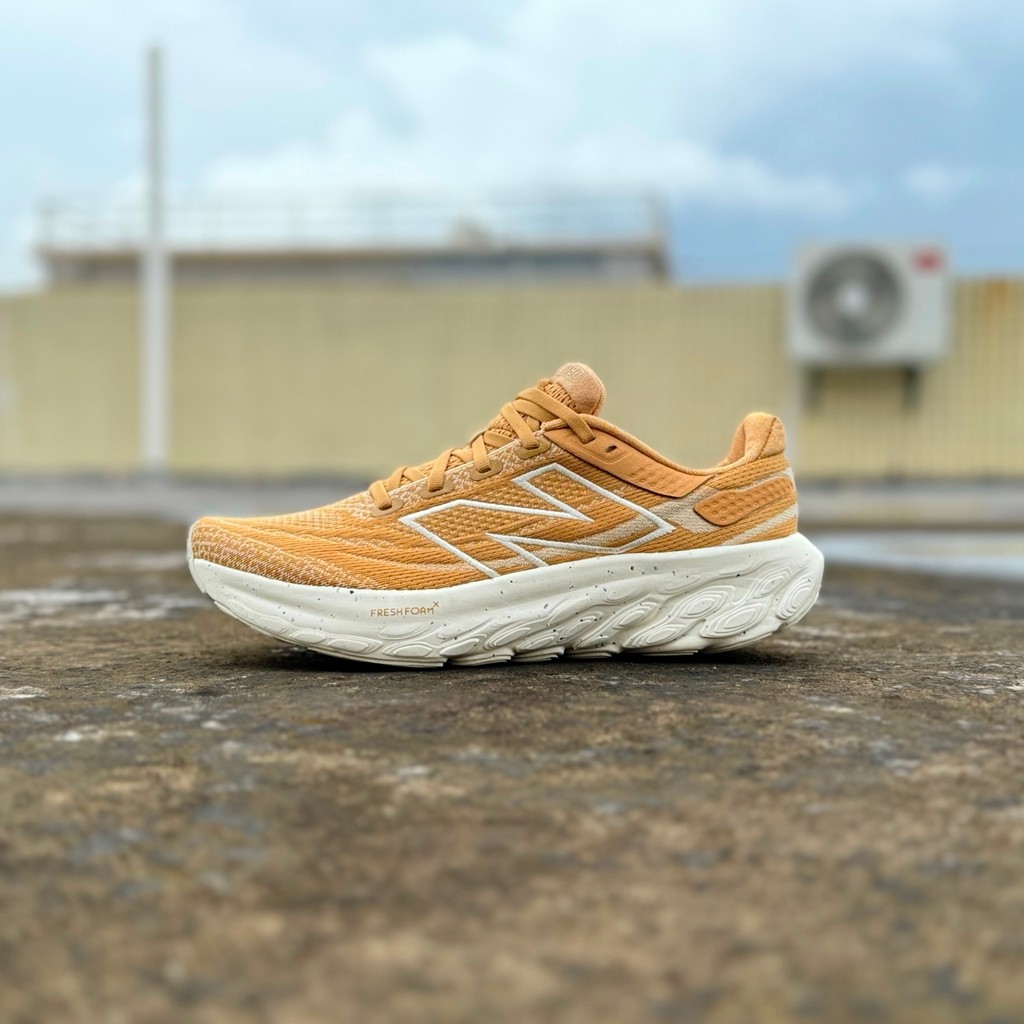 รองเท้าวิ่ง NB1080v13 สีดำ แบบ.ultra-light มีส้นรองกระแทกและเบาะบุนิ่ม