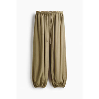 H&M(เอชแอนด์เอ็ม) กางเกงทรงบานพร้อมสายรัดเอว ผู้หญิง 1328261…