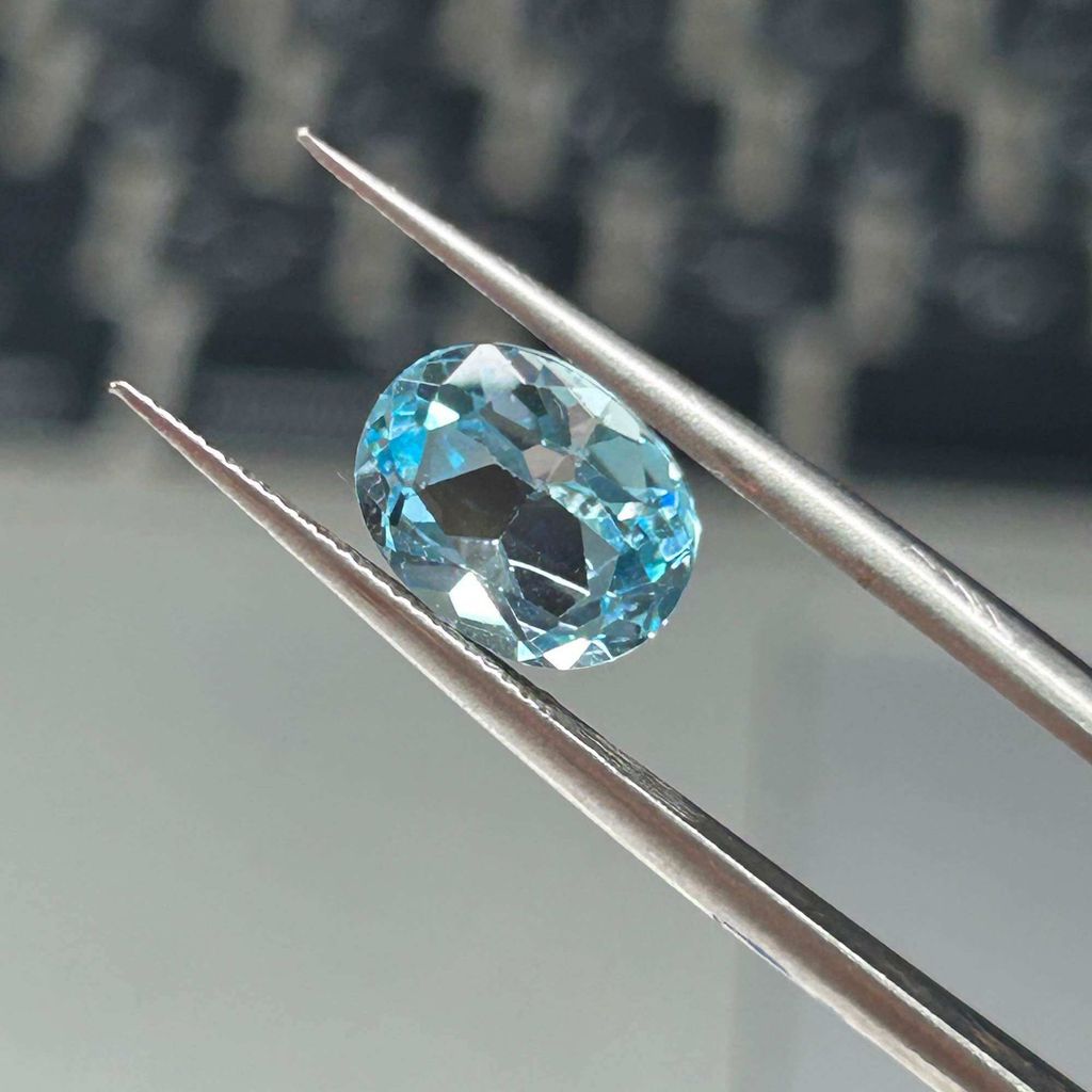 10100T2- NATURAL GREEN TOPAZ STONE (ตรวจสอบในภาพ) 3.5 กะรัต