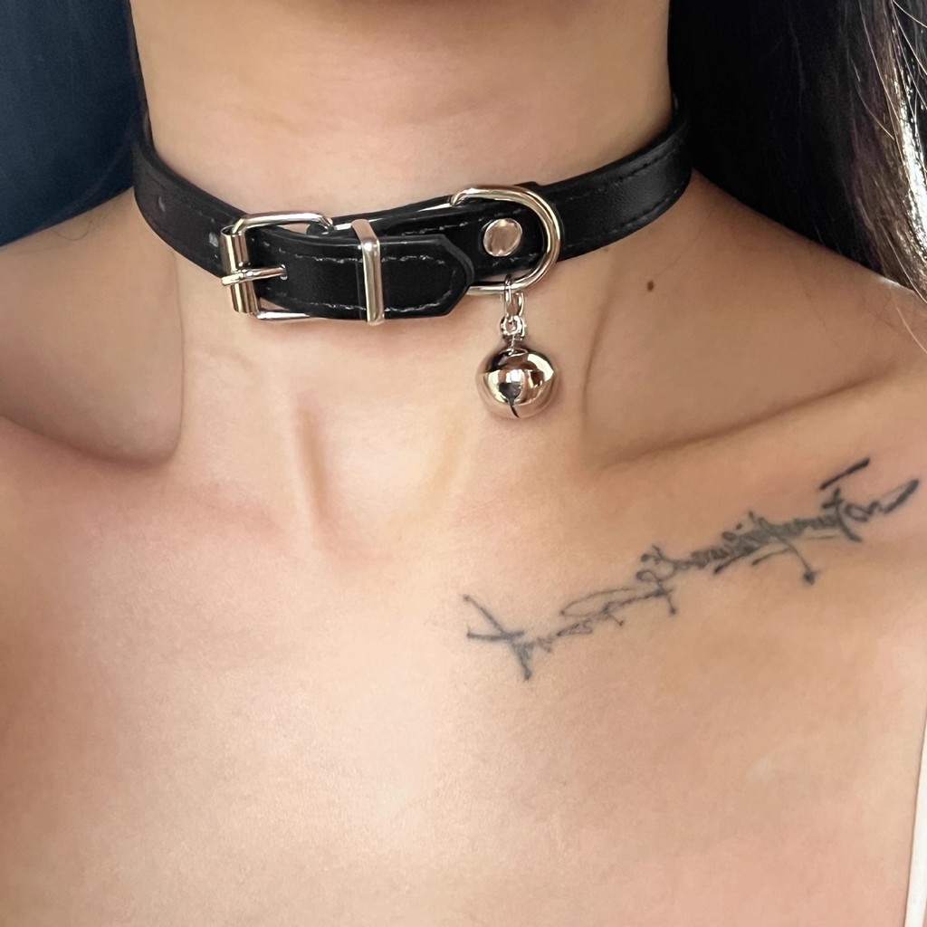 สร้อยคอมีเบลล์ buckle สไตล์ choker จากหนังดำ ใส่ได้ทุกวันและเข้าคู่ทุกชุด IBP7