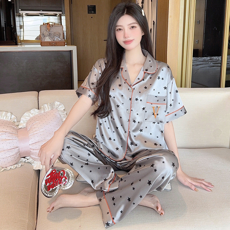 GOLO ชุดนอนผ้าไหมน้ําแข็งผู้หญิงฤดูร้อนกางเกงแขนสั้นหวานเย็นสไตล์ High-End สไตล์บาง Gypsophila สามารถสวมใส่นอกบ้านเสื้อผ้า
