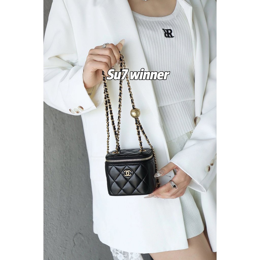 Chanel Golden Ball ลิปสติกกระเป๋ารุ่นระบุยาย Golden Ball กระเป๋าเครื่องสําอางกระเป๋าถือ Retro Gold B