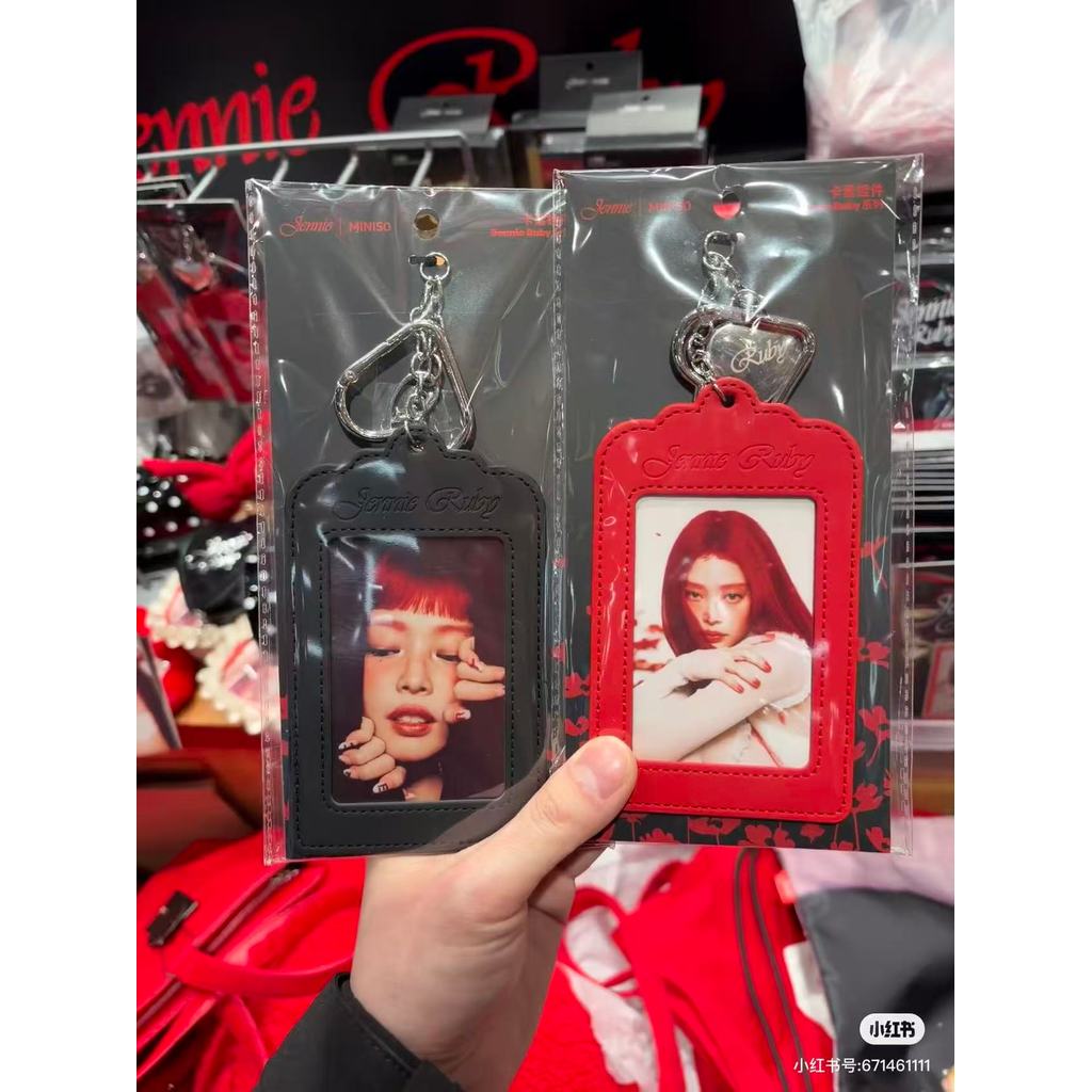 จี้ที่ใส่บัตร Miniso Jennie Ruby