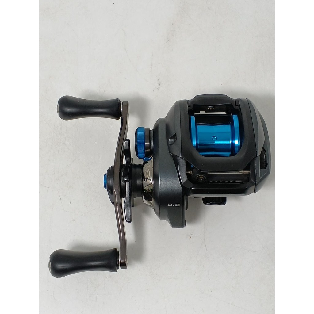 รอกเบทคาสติ้ง SHIMANO SLX DC 70HG