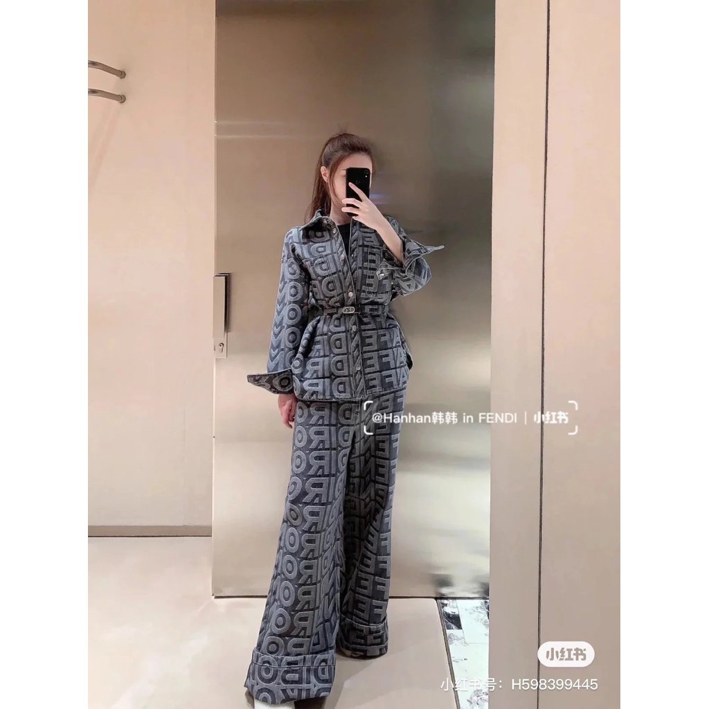 Jackeet Marc Jacobs กับกางเกง Fendi สำหรับสุภาพสตรี แบบเสื้อสูท Di Series