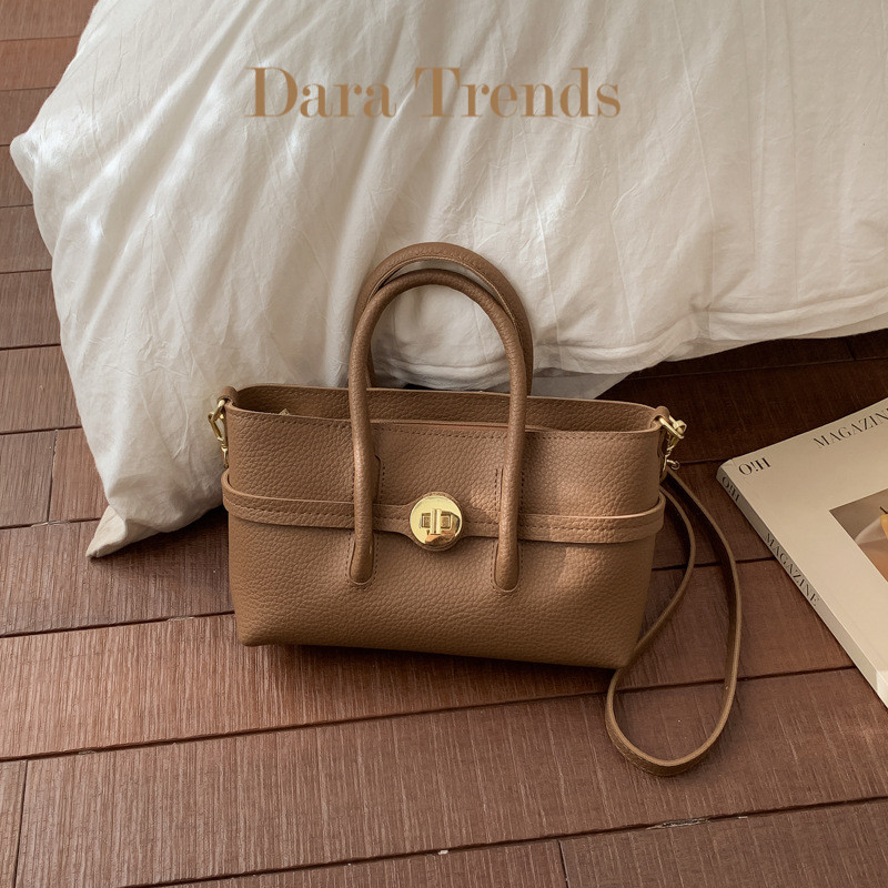 กระเป๋าสุภาพสตรีผิวหนังลูกพีชวินเทจ High-End Niche หลายช่องเก็บของ 3 ช่องเก็บได้ กระเป๋าถือมือทรงมินิโต้ต พร้อมสายสะพายข้างปรับความยาวได้ All-Match พกพาสะดวก มีหลายเฉดสีให้เลือก