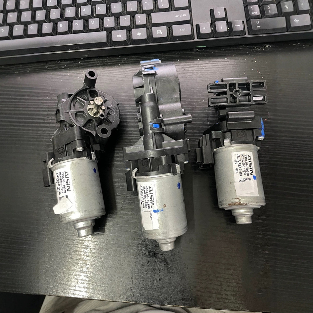 439440-10350.439440-10360 เหมาะสําหรับโตโยต้าคัมรี่ กาลครั้งหนึ่ง มงกุฎที่นั่งมอเตอร์ปรับที่นั่ง