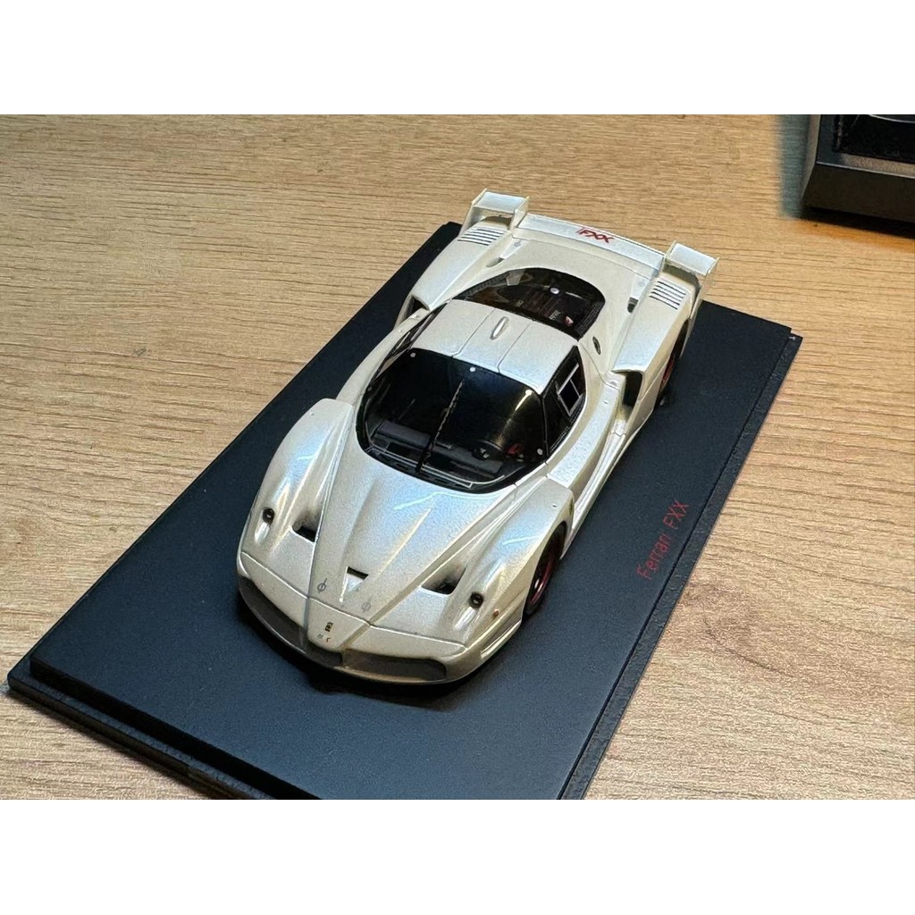Rare Out-of-Print redline 1: 43 Scale Ferrari FXX Pearl White Limited Edition 300 กล่องใช้แผ่น Etchi