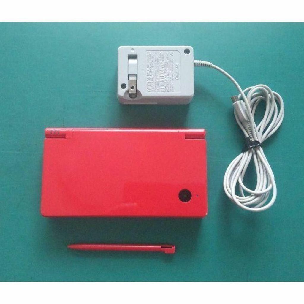 D11 [Used, Excellent Condition] Nintendo DSi Red with Charger 9518 Nintendo DSi Red