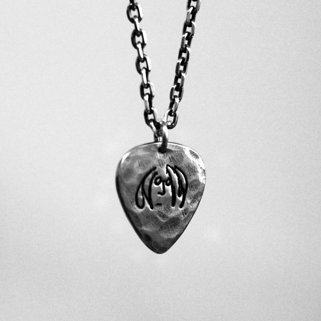 สินค้าใหม่ Lennon Guitar Pick ทำมือSterling Silver เครื่องประดับสไตล์วงBeatles