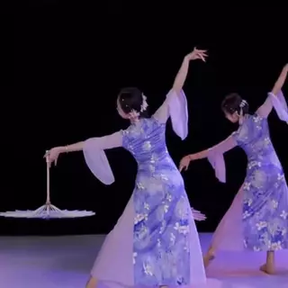 ร่มกระดาษน้ำมันขนาด 56 เซนติเมตร สไตล์จีนโบราณ พร้อม 10 สีของ Jasmine Blossom Dance ใช้เป็นเครื่องประดับสำหรับงานถ่ายภาพและ.party scene