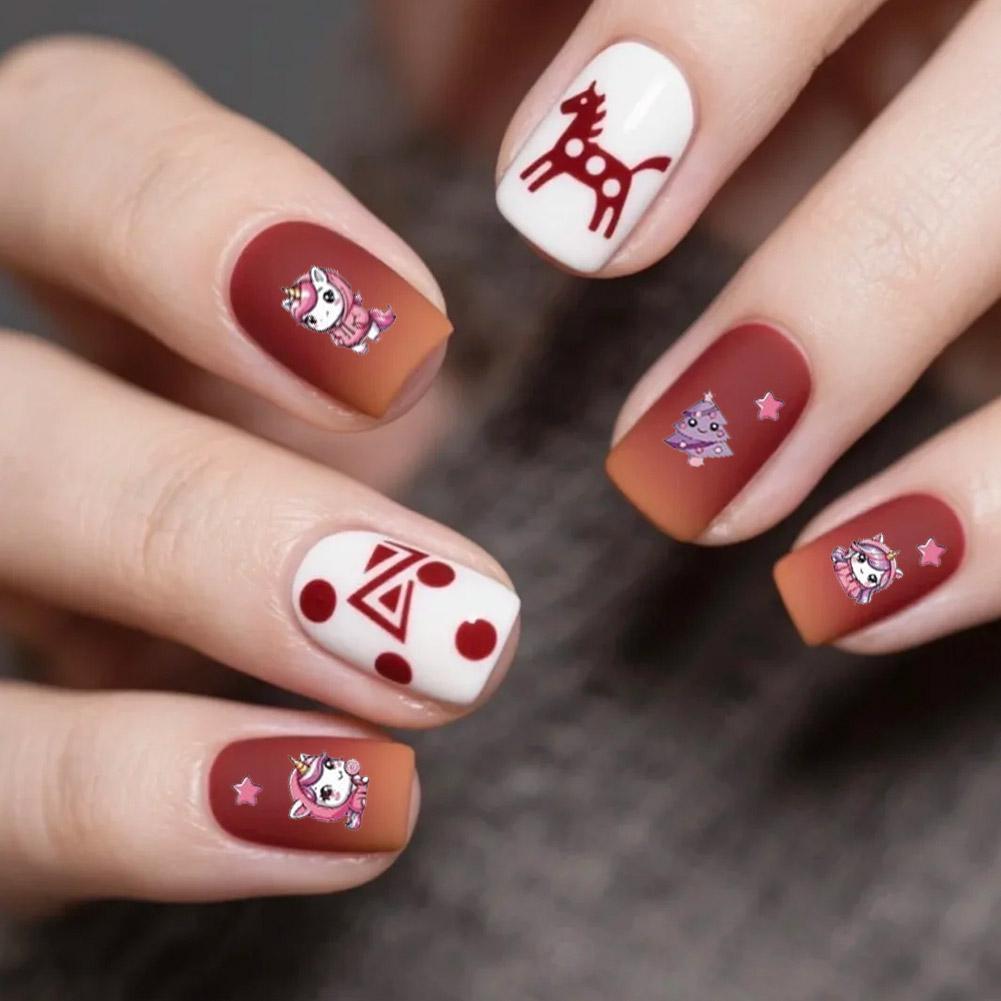 ม้าปีเด็กเล็บสติกเกอร์ตกแต่งที่มีสีสันโบว์เล็บการ์ตูนคอสเพลย์การ์ตูนสติกเกอร์หวาน C2t4