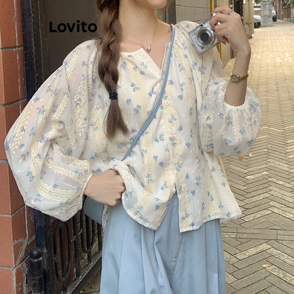 Lovito เสื้อเบลาส์ผู้หญิง ปักตาไก่ ลายดอกไม้ สไตล์ลำลอง L102AD092