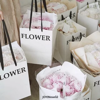 ✅✅พร้อมส่ง✅✅ ถุงกระดาษ ถุงใส่ช่อดอกไม้ กระดาษหนา ขนาดใหญ่ ทรงสีเหลี่ยม ถุงกระดาษพิมพ์าย ลาย FLOWER (สินค้าพร้อมส่ง)