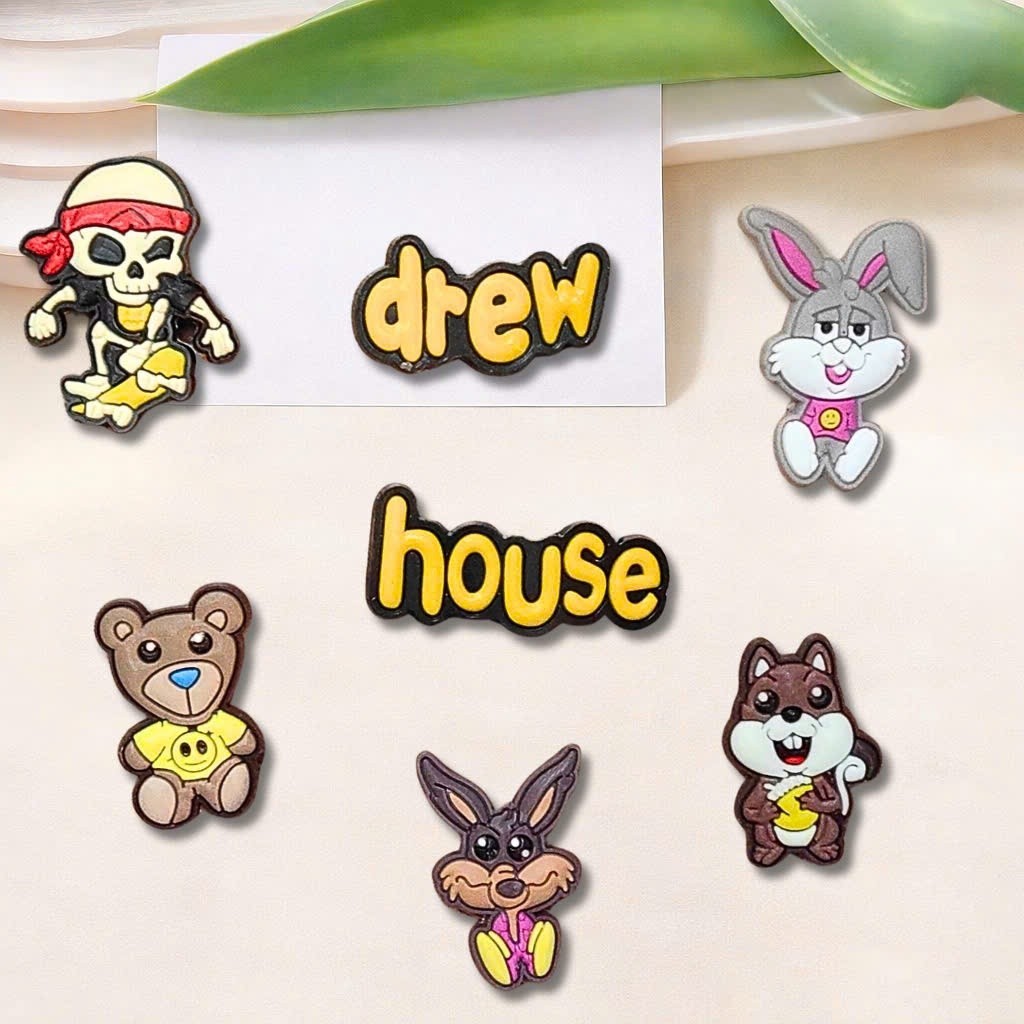 ชุดเสน่ห์การ์ตูน Drew House การ์ตูนน่ารัก – ชุดเสน่ห์ Drew House น่ารัก