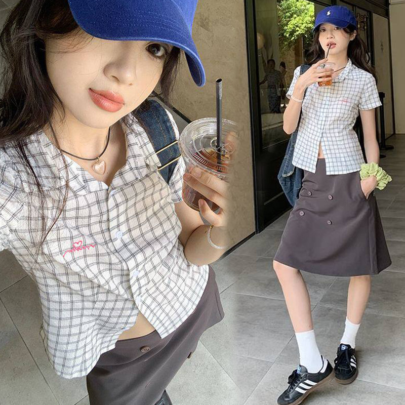 Cuties 💖w711  เสื้อเชิ้ตแขนสั้นลายสก๊อตย้อนยุคใหม่ของผู้หญิงสไตล์เกาหลี เสื้อเชิ้ตทรงเข้ารูป