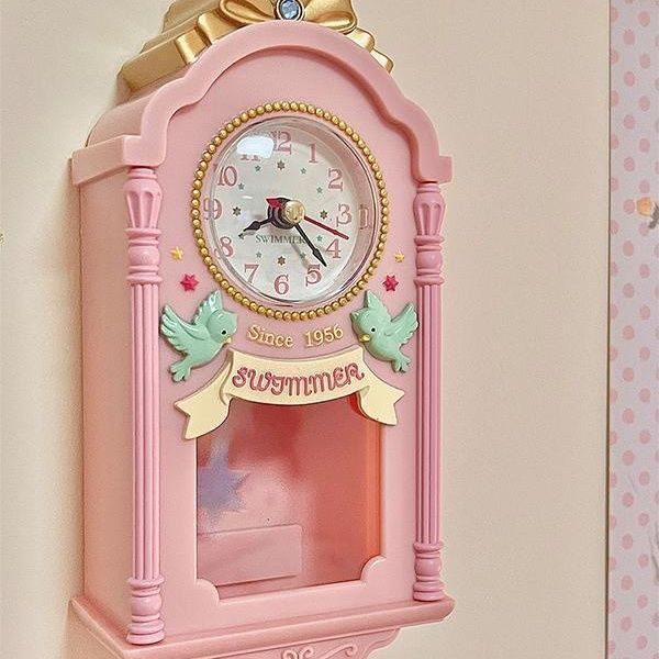 Swimmer Girl Room นาฬิกาแขวนขนาดเล็ก Retro Wall Clock Pendulum Props