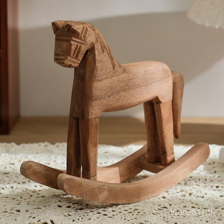 สไตล์ย้อนยุคพระคิดถึงแกะสลัก.Rocking Log ตกแต่งตกแต่งทําด้วยมือประเทศอเมริกันม้าโยกม้าไม้สน I3QY
