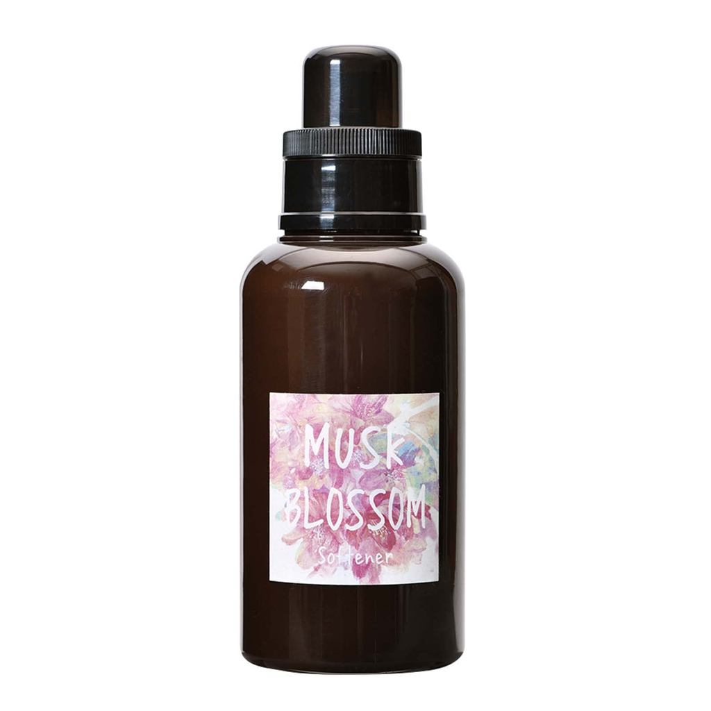 John's Blend Fabric Softener 530ml White Musk  
John's Blend Fabric Softener 510ml Musk Blossom  
Jo