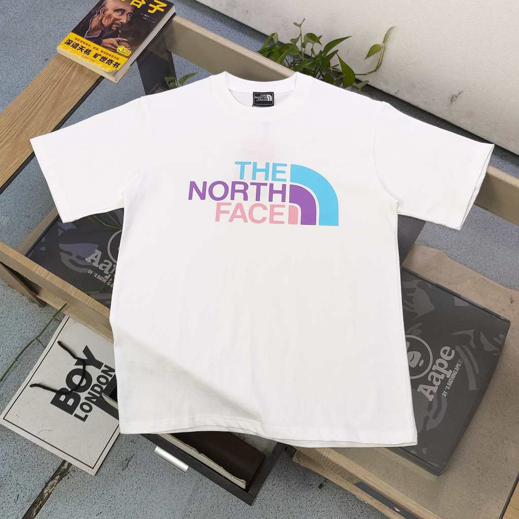 The North Face เสื้อยืดแขนสั้น แบบใหม่สำหรับต้นฤดูใบไม้ผลิและฤดูร้อน ดีไซน์รอบคอมากพื้น-basic 4OCV